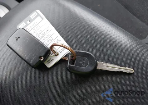 2004 Mitsubishi Endeavor Xls z USA, uszkodzony, nr VIN 4A4MN31S84E005906